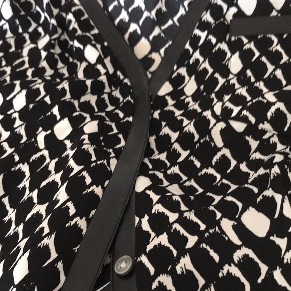 DKNYC Blouse - Picture 3 of 9